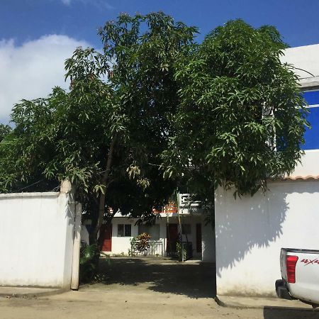 Hostal Sarai เปเดอร์นาเลส ภายนอก รูปภาพ