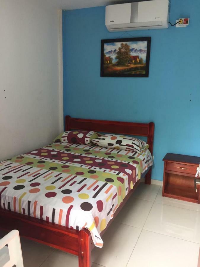 Hostal Sarai เปเดอร์นาเลส ภายนอก รูปภาพ