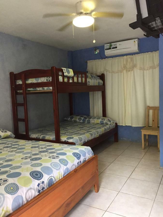 Hostal Sarai เปเดอร์นาเลส ภายนอก รูปภาพ